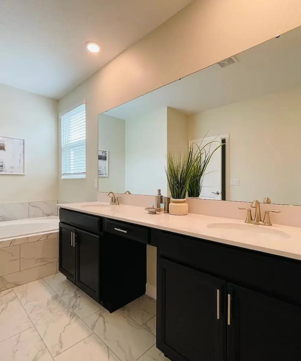 Full Bathroom 4 - VP Housing Solutions